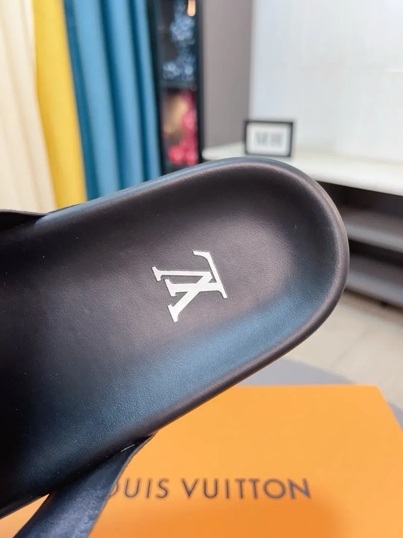 Men's shoes 💰300🌹🌹【LV】Multi-color new men's slippers, original quality top version, original special printed denim➕sheepskin on the inner side, non-slip combination sole, more stable walking, more comfortable and lightweight, high-end and generous, size: 38~44
